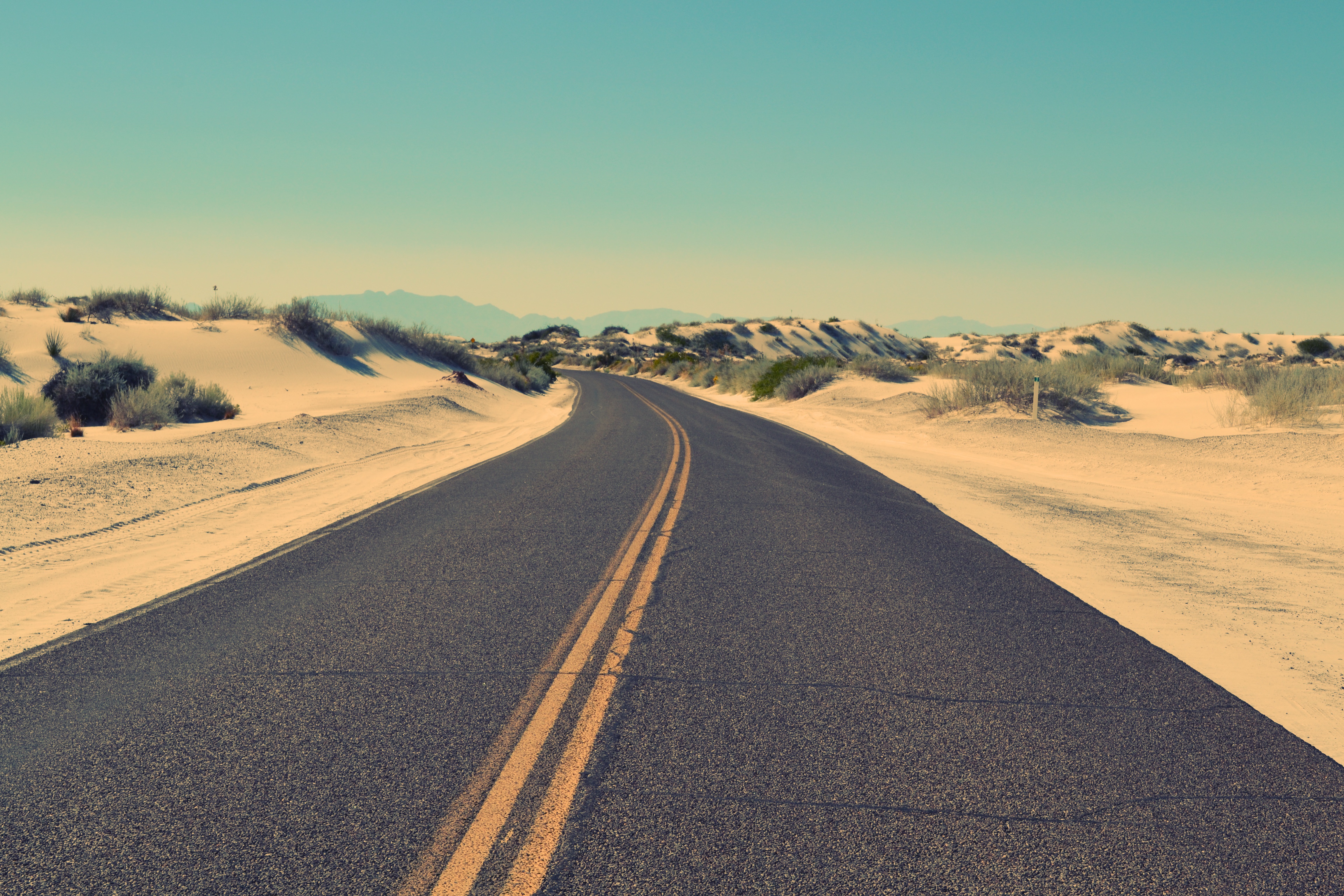 Perfect journey. Дорога в пустыне. Фон дорога. Пустые дороги. Песчаная дорога.