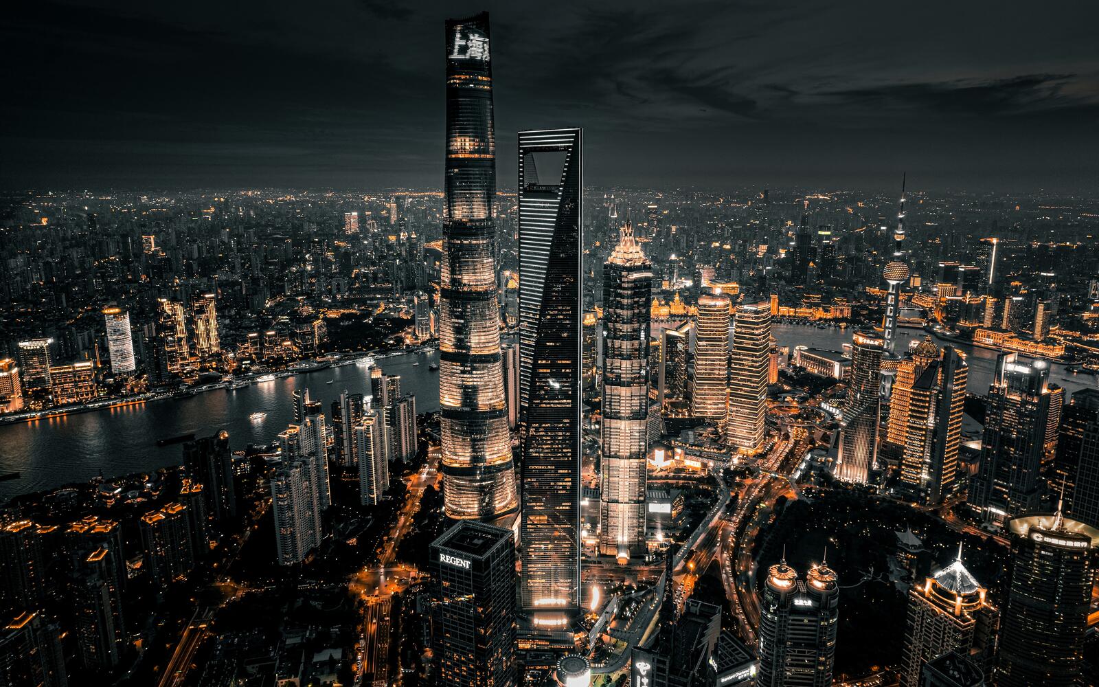 Free photo View of Shanghai at night from above