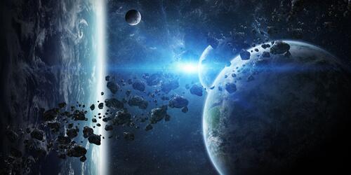 Метеориты пролетающие сквозь скопление планета