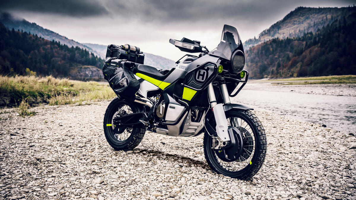Husqvarna Norden 901 motorcycle stands in the mountains