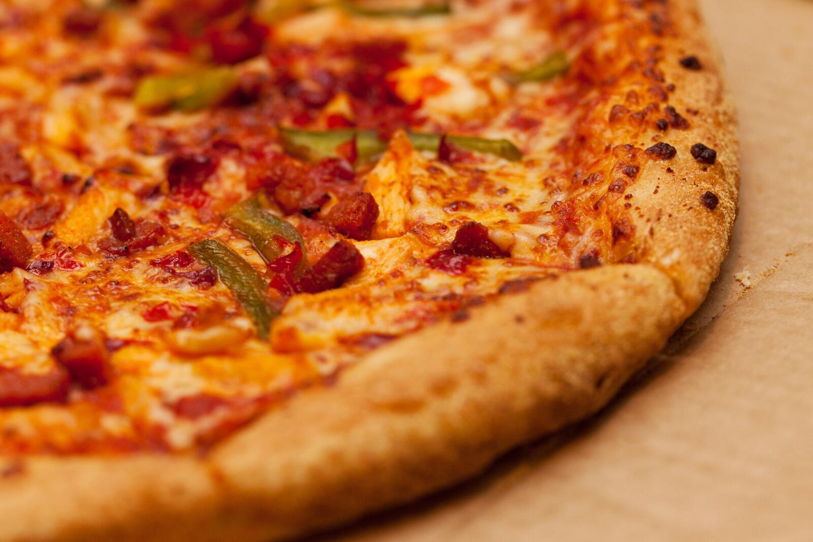 Бесплатное фото Вкусная пицца с сыром для гурманов