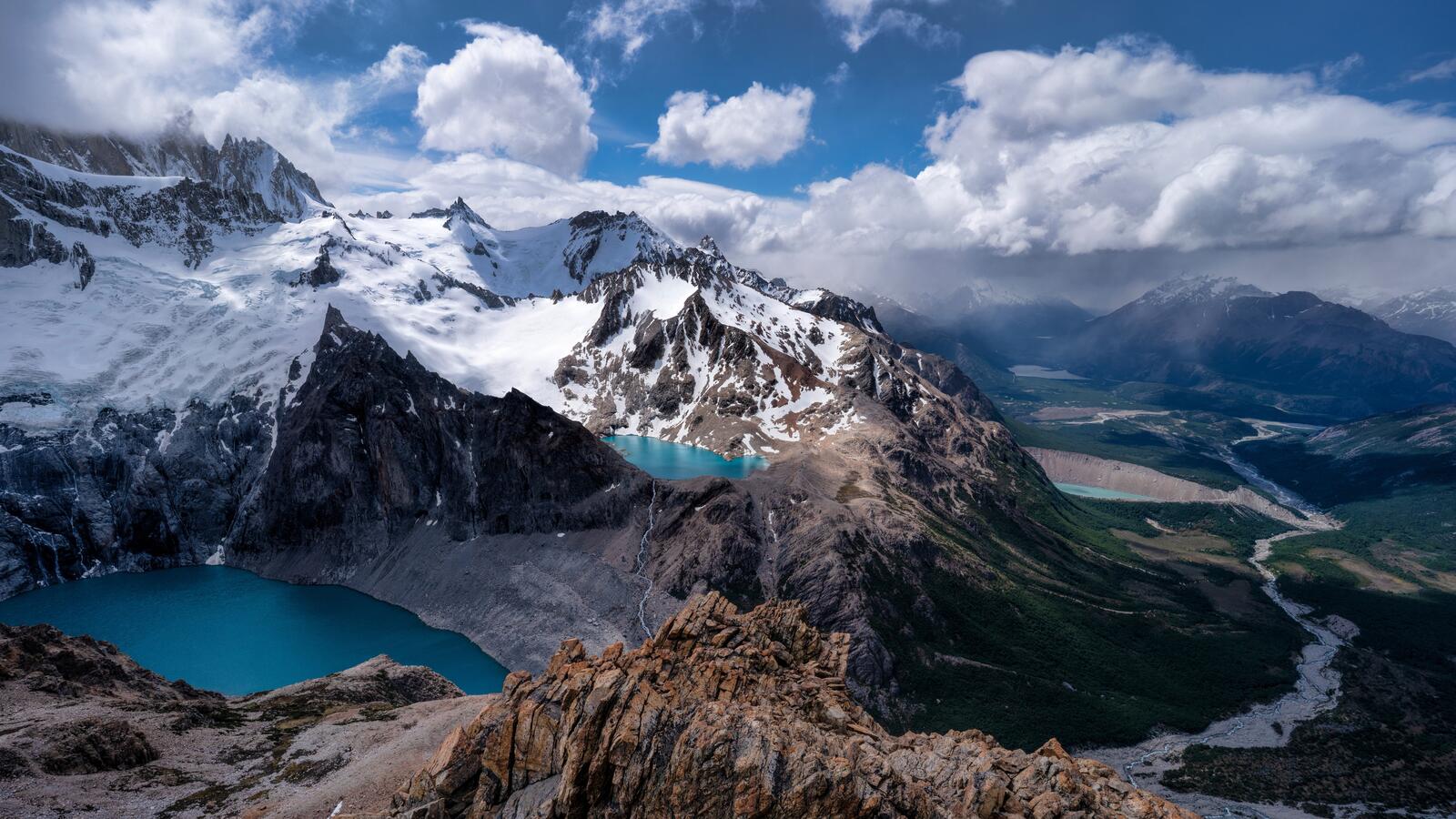 Бесплатное фото Два озера в горах вид с высоты