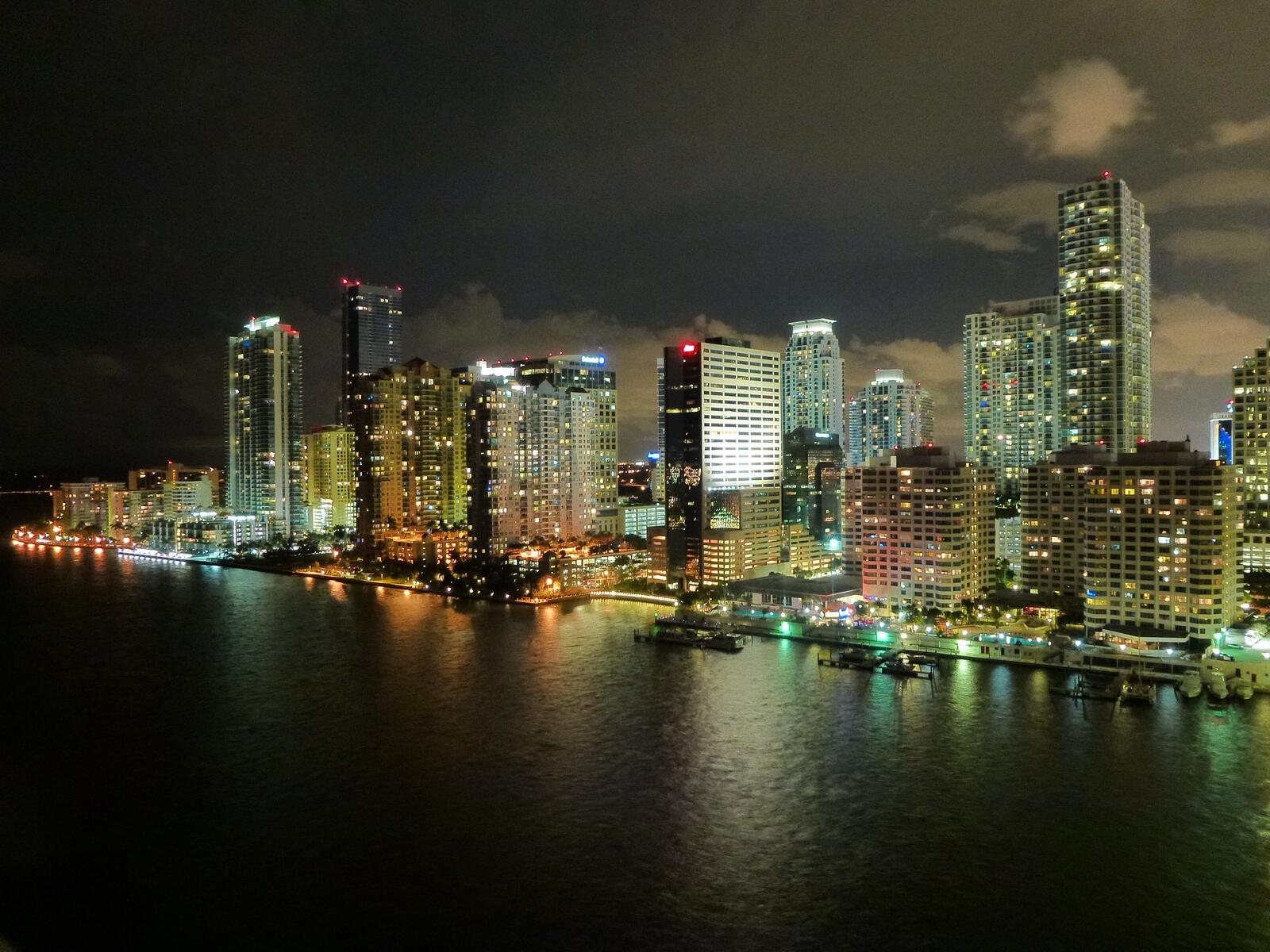 Free photo Miami by night