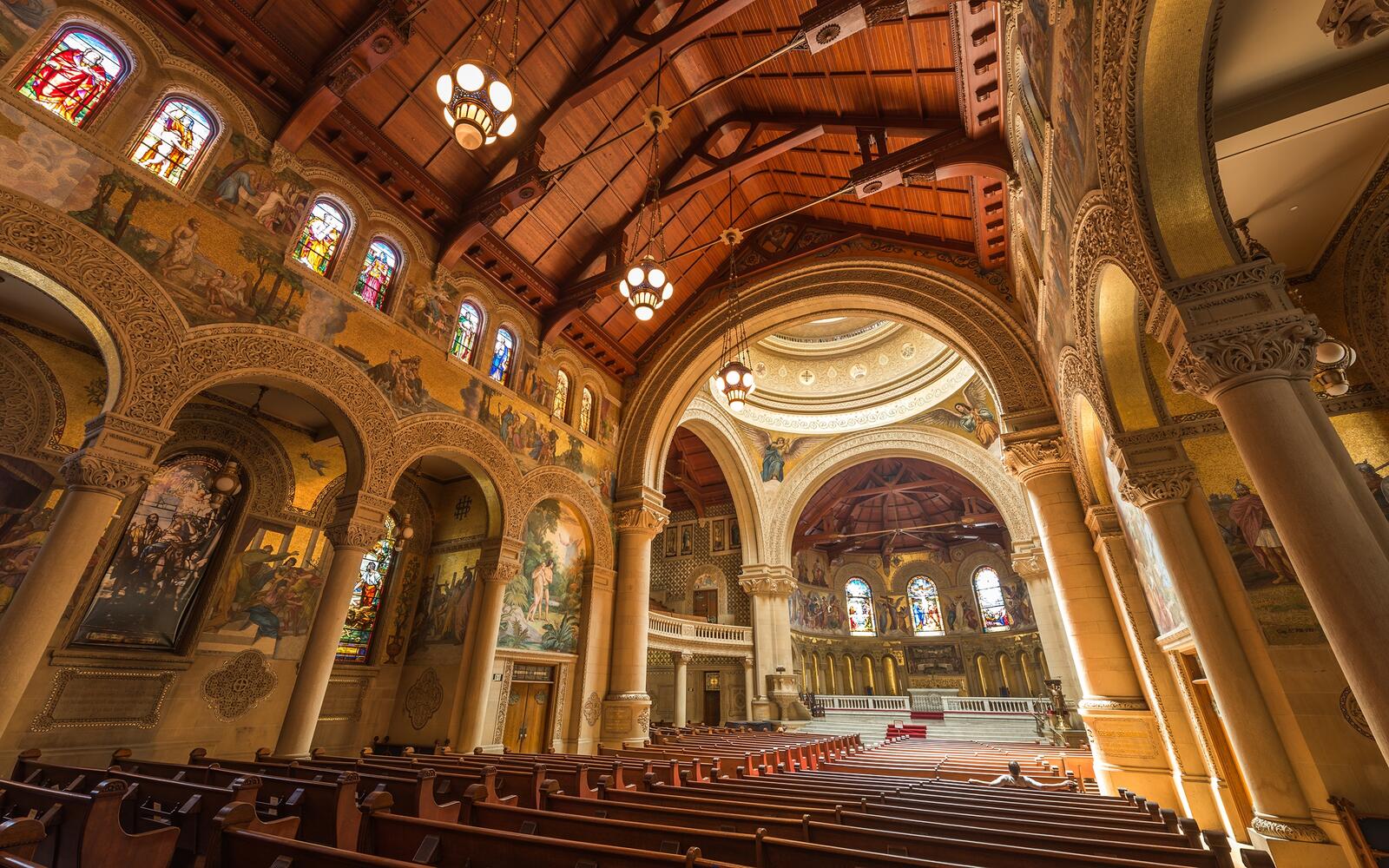 Бесплатное фото Кафедральный собор вид изнутри