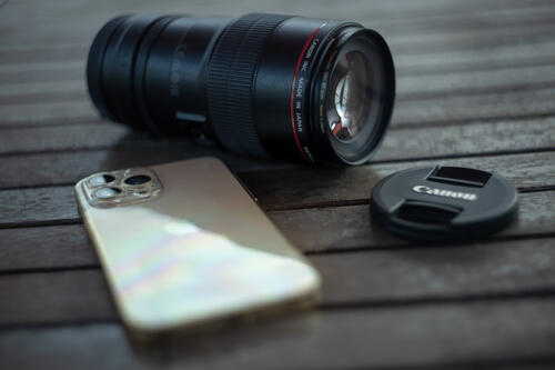 Smartphone and lens