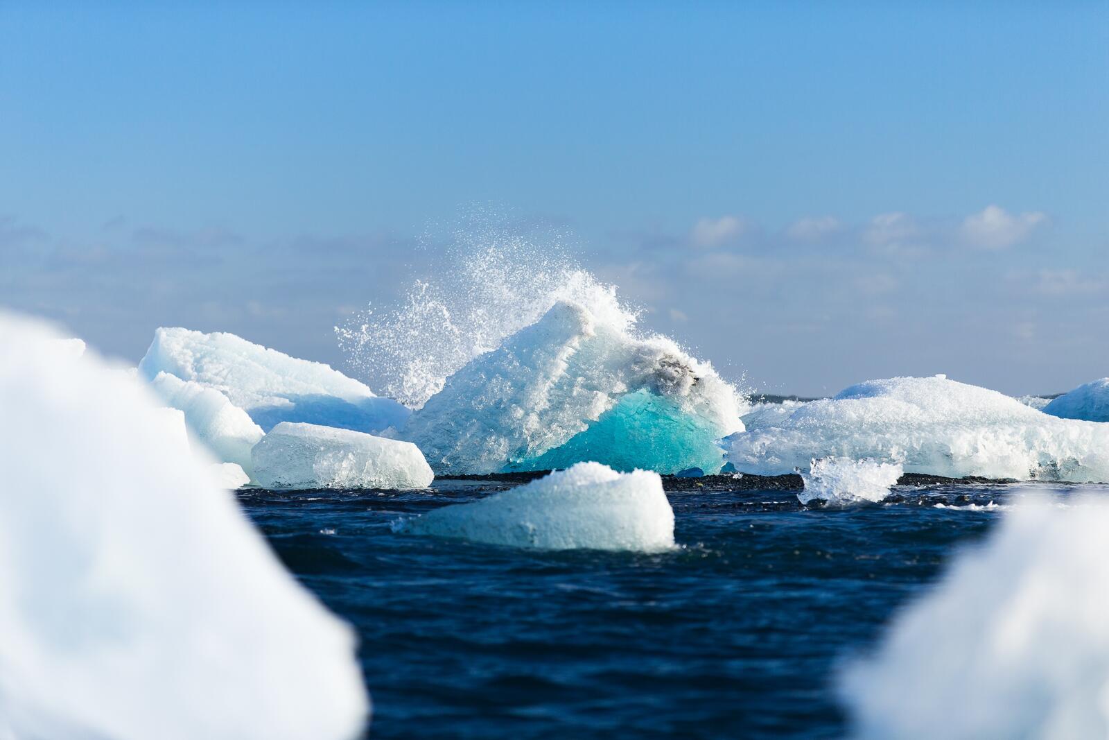 Free photo Icebergs in Iceland