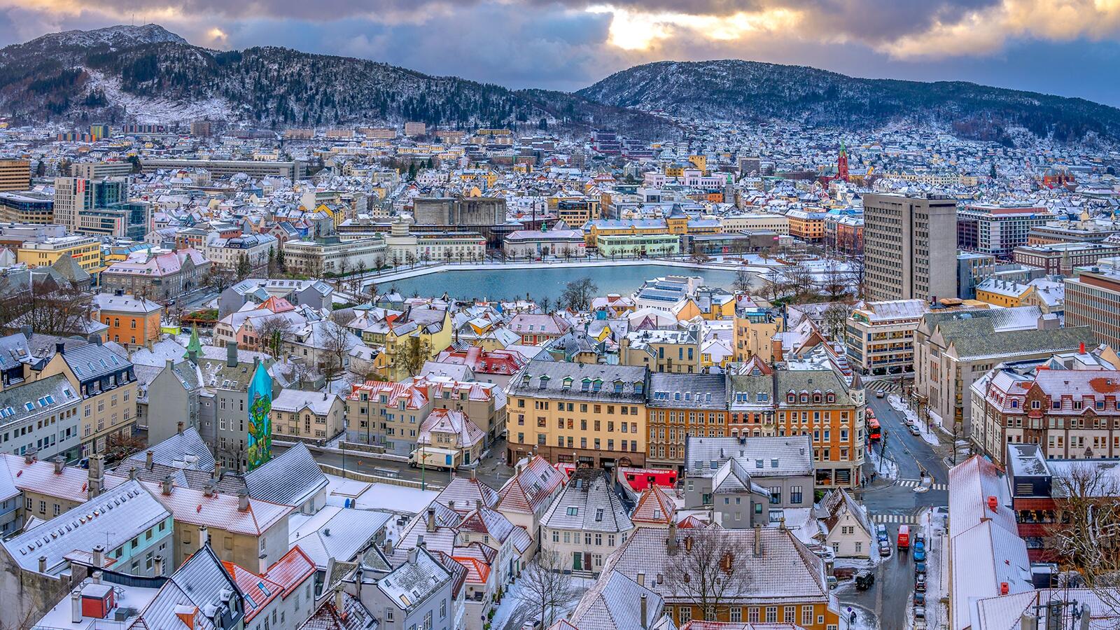 免费照片挪威秋季城市的鸟瞰图