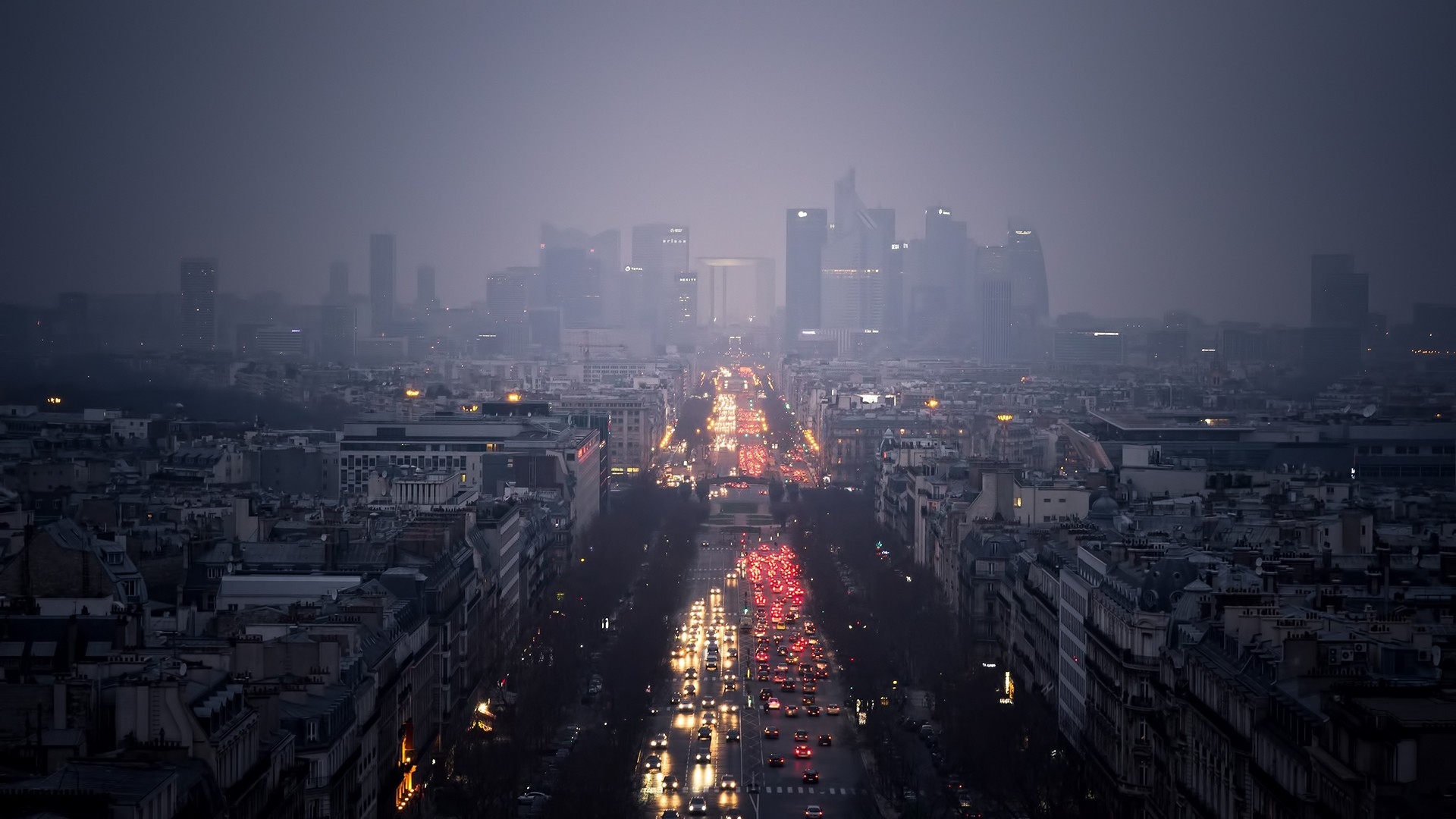 免费照片雾中的巴黎之夜
