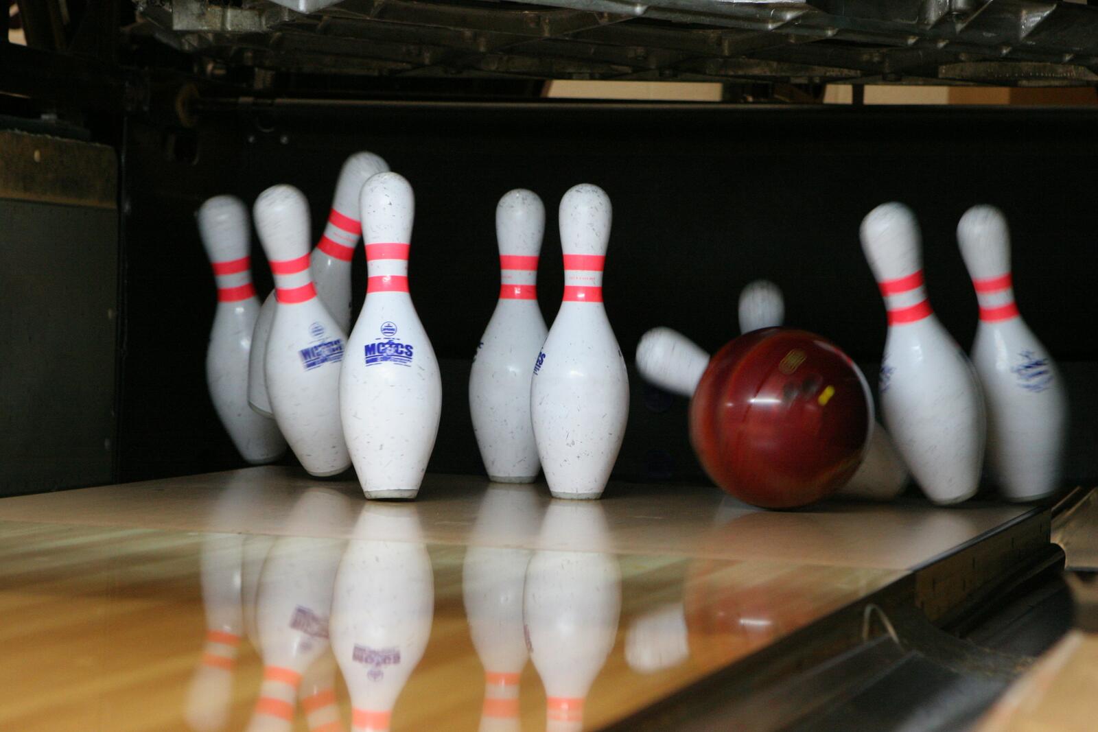 Free photo Strike at the bowling alley