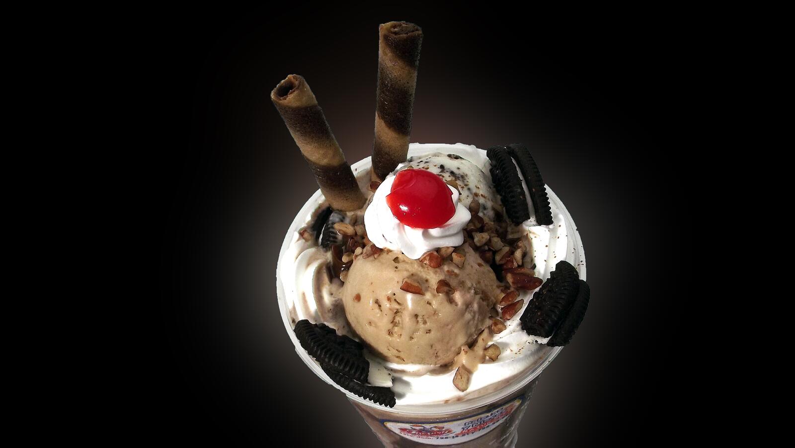 Free photo Chocolate shake with ice cream