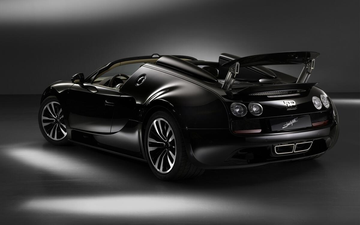 Bugatti veyron grand sport vitesse black on dark background