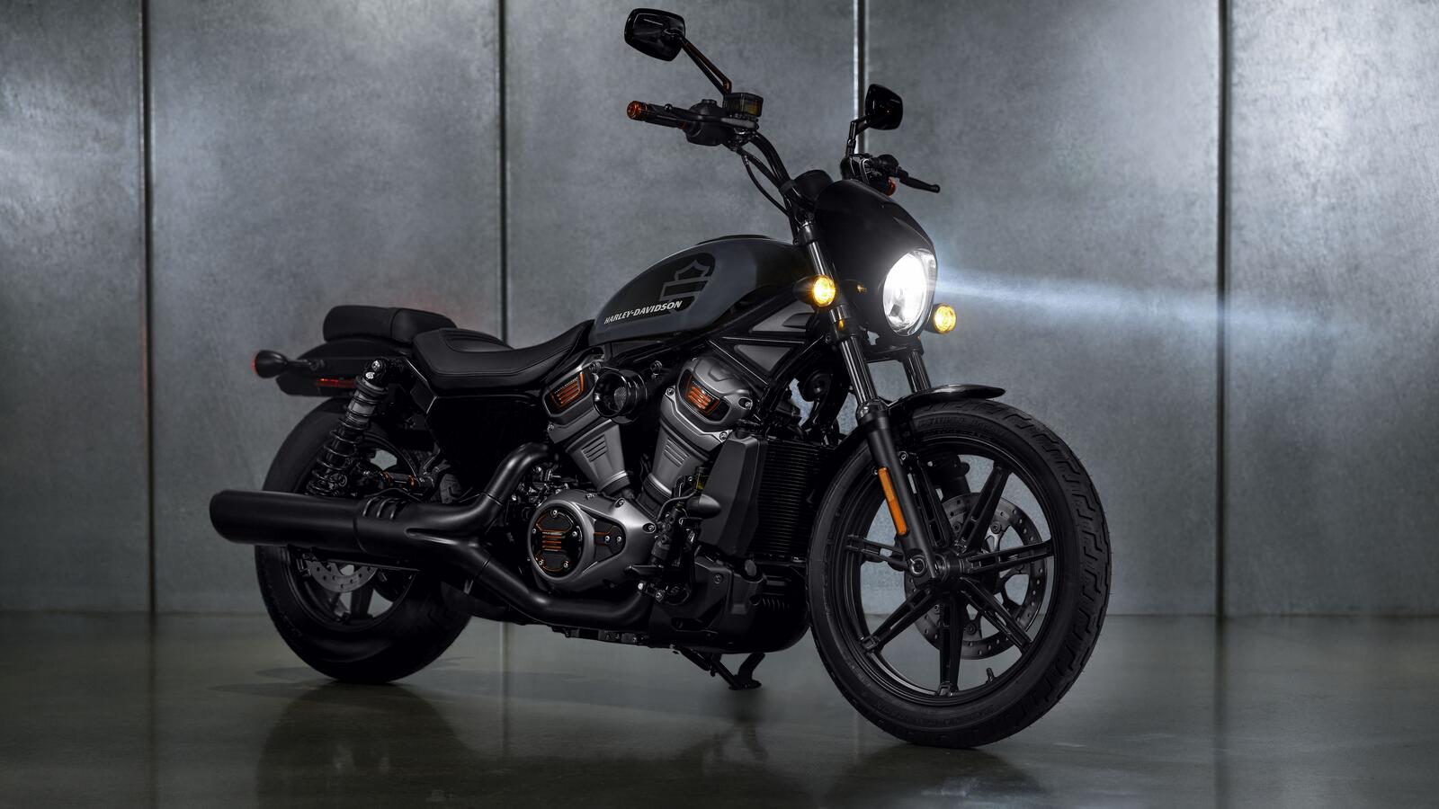 Бесплатное фото Черный Harley Davidson Nightstar 2022 года