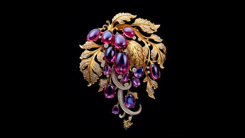 A bunch of grapes brooch