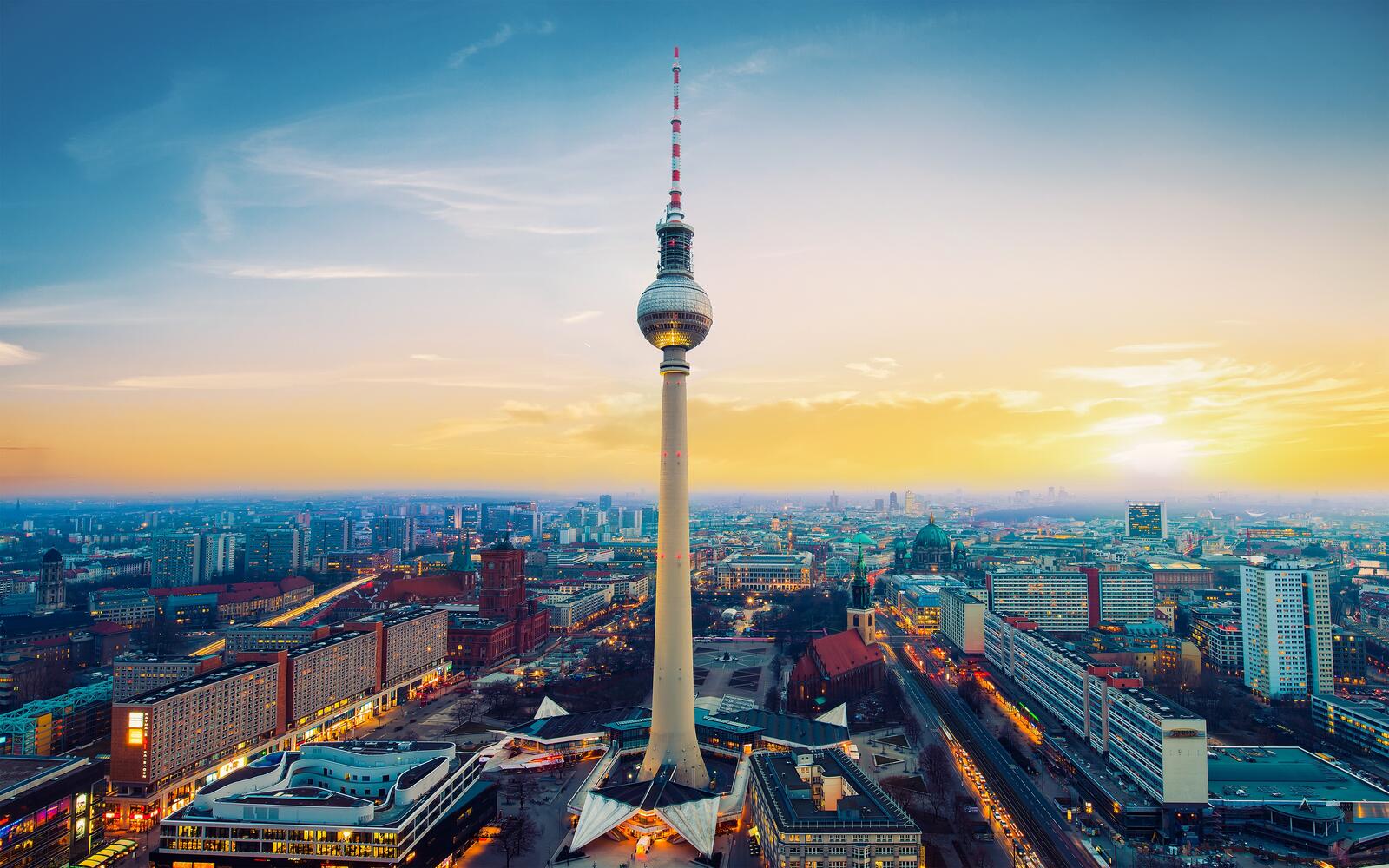 Free photo Berlin TV Tower in the evening