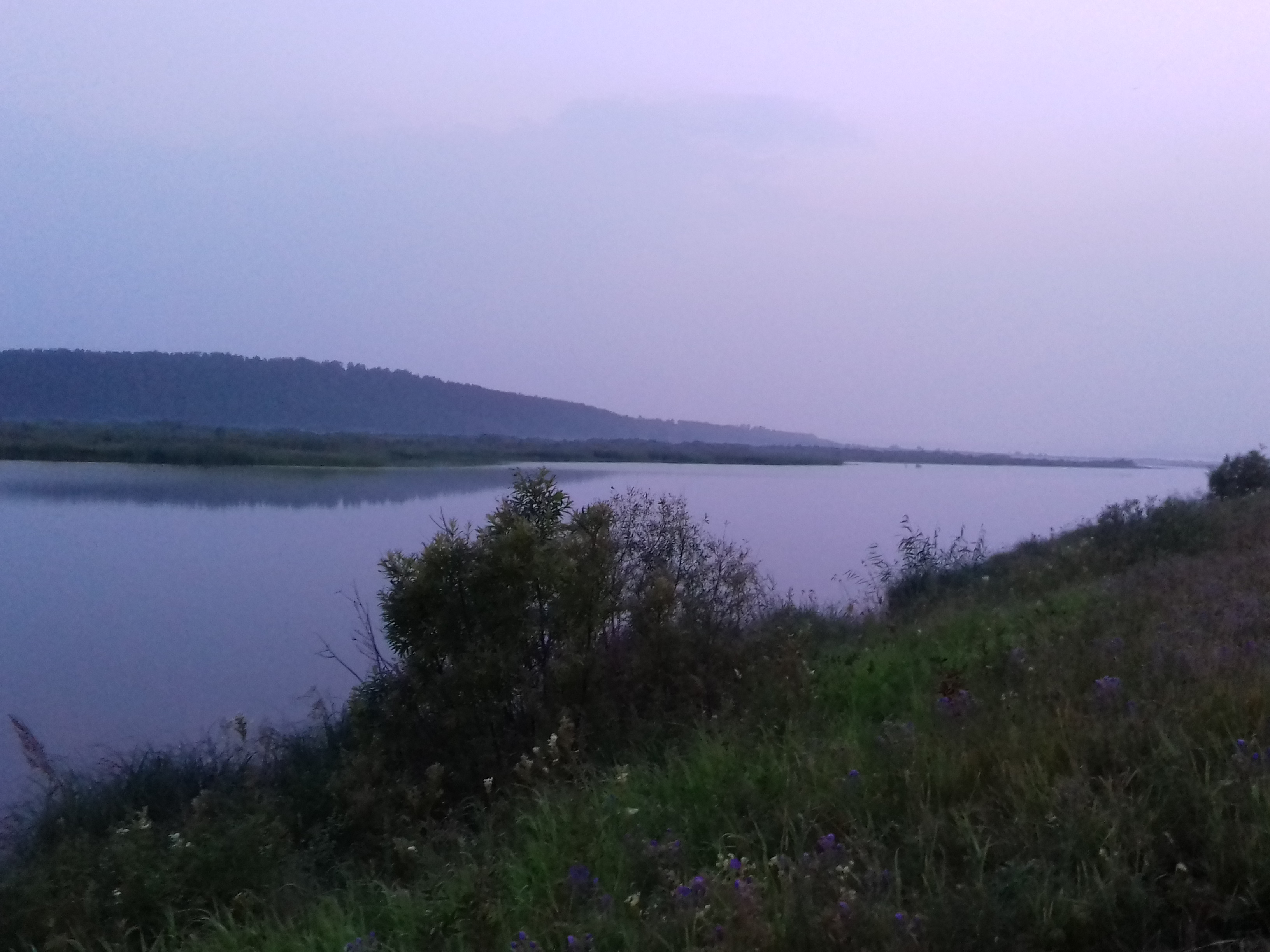 Бесплатное фото Вечерняя река в Сибири