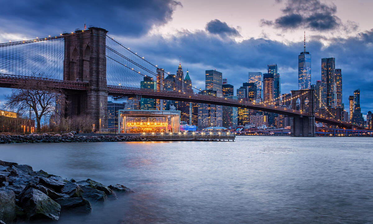 Вечерний мост в Нью-Йорке