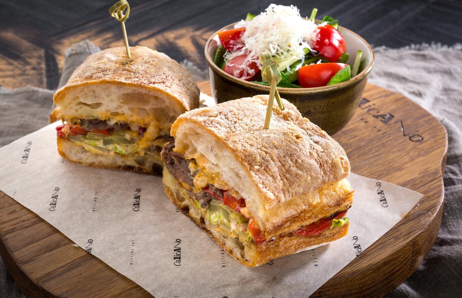 Бесплатное фото Вкусный сэндвич с салатом