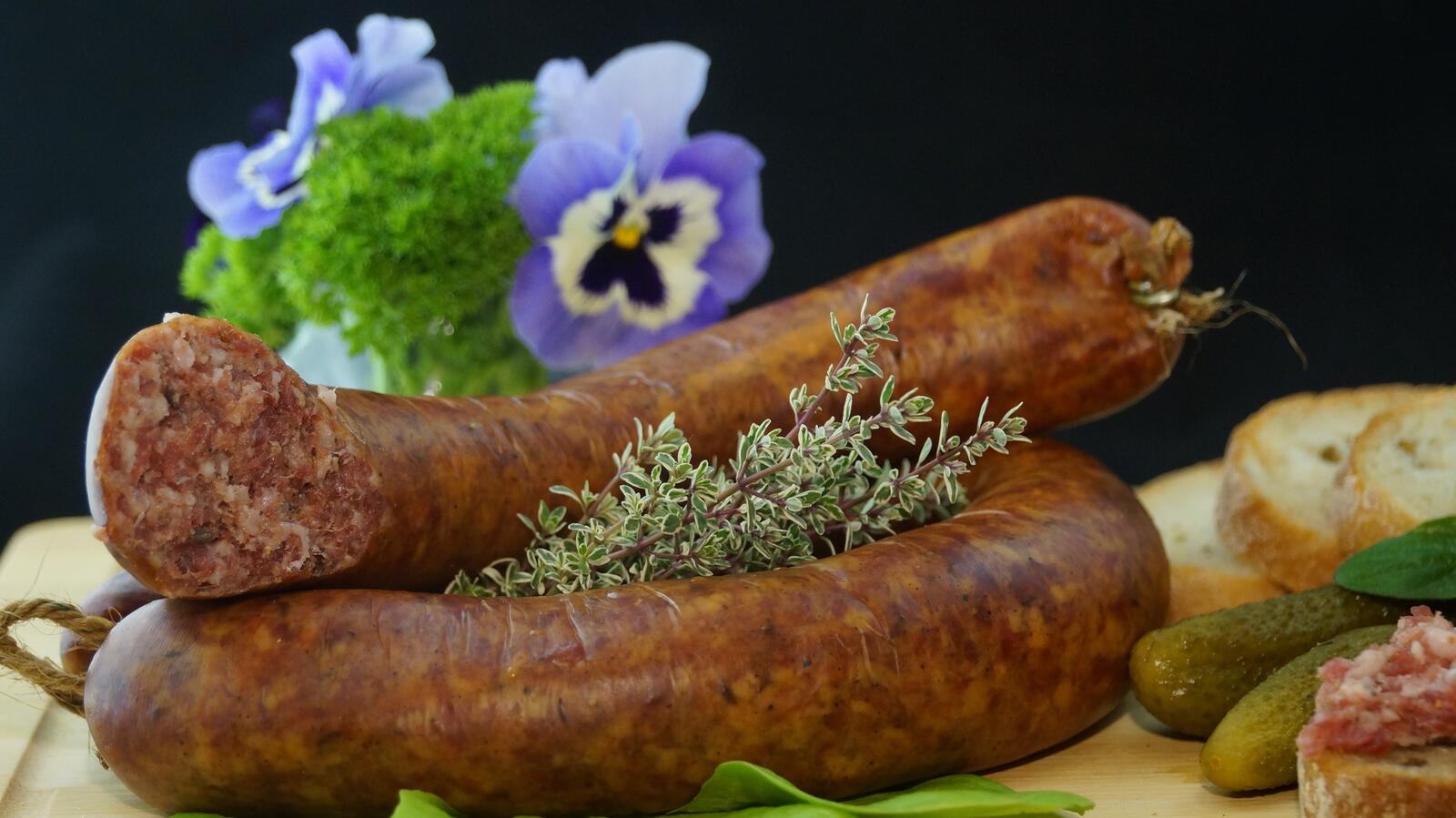 Free photo Delicious meat sausages
