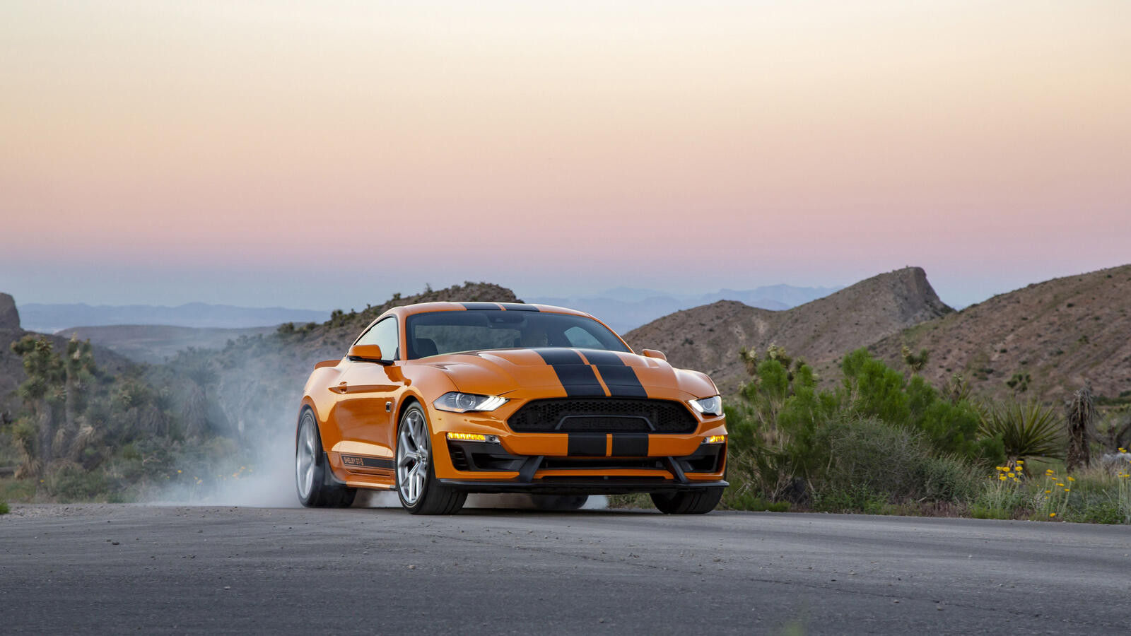 Free photo Ford Mustang 2019 in orange