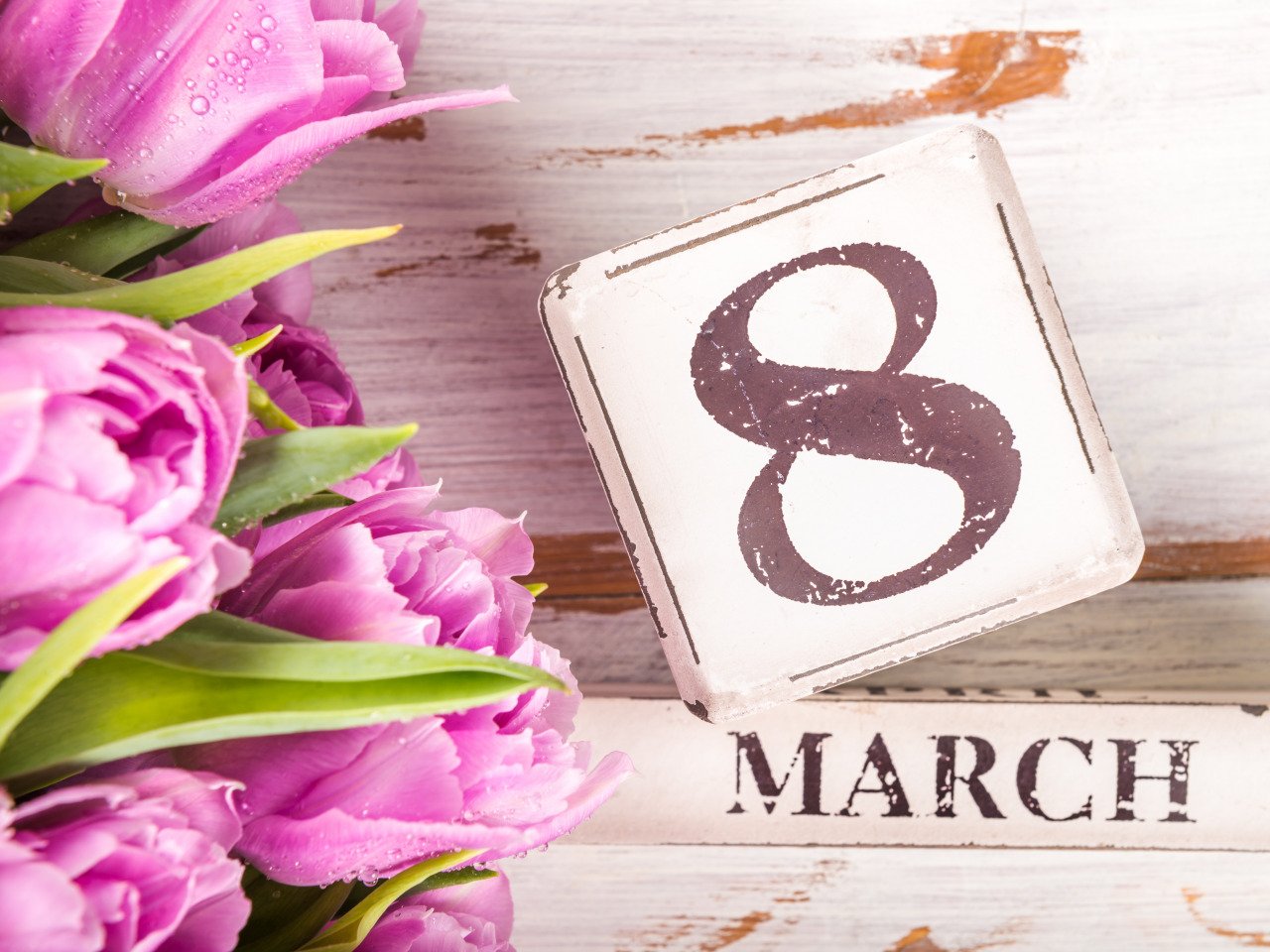 Free postcard Flowers for March 8
