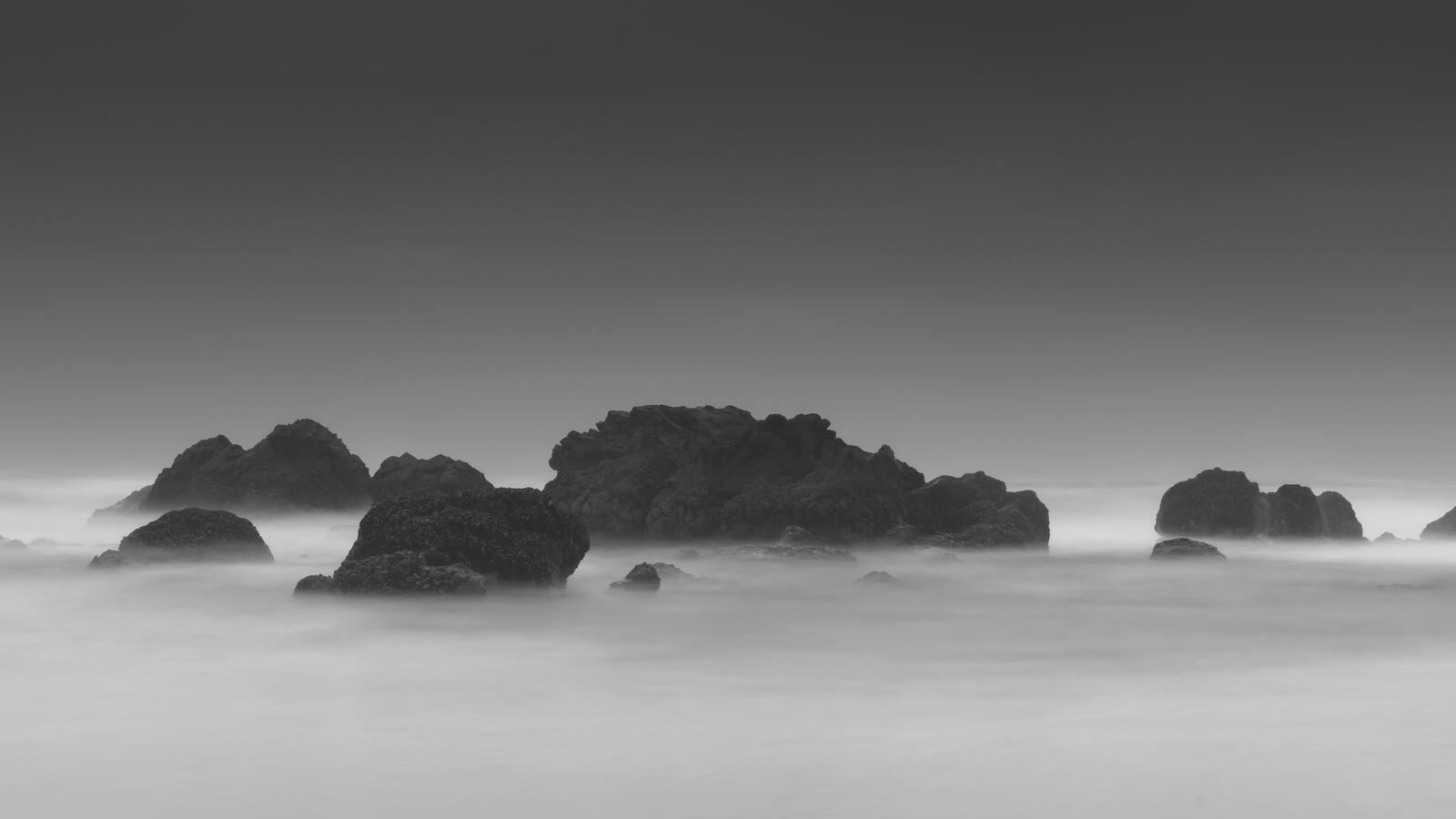 Бесплатное фото Дымка на берегу моря
