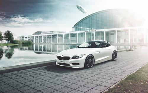 Белая BMW Z4