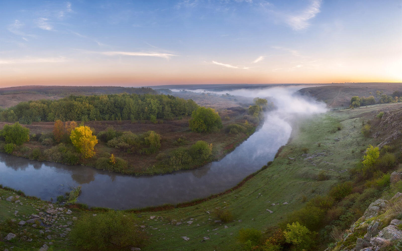 Free photo The Kalmius River in Ukraine