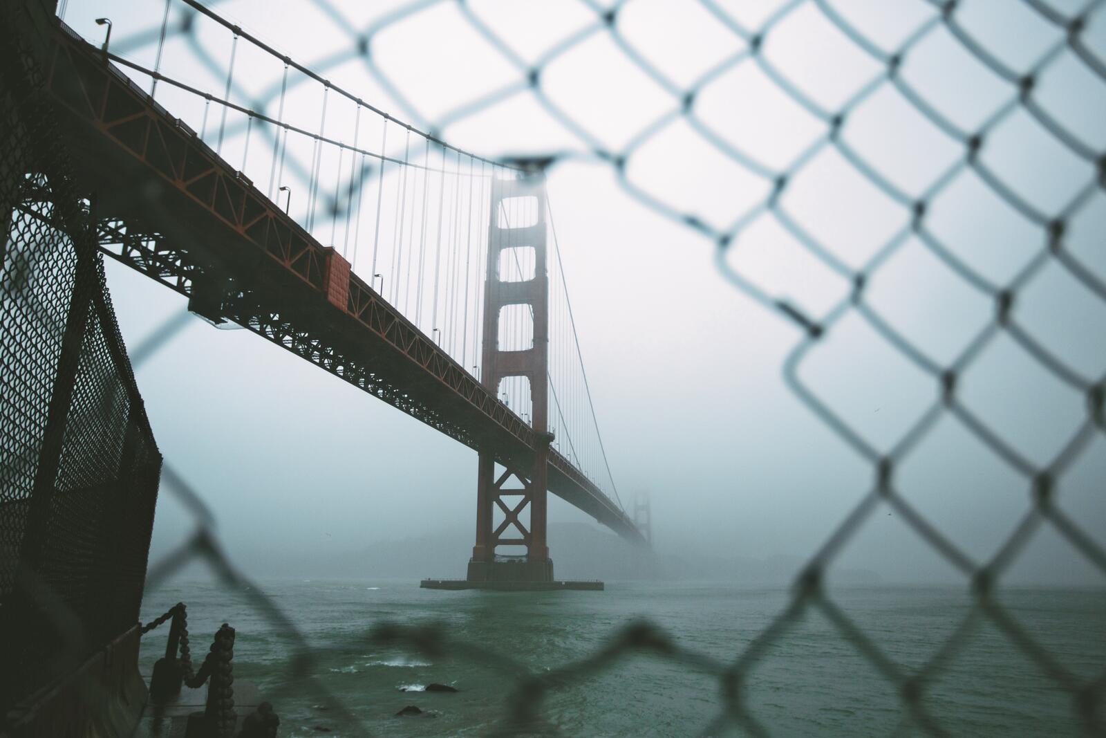Бесплатное фото Вид на красный мост в Сан-Франциско