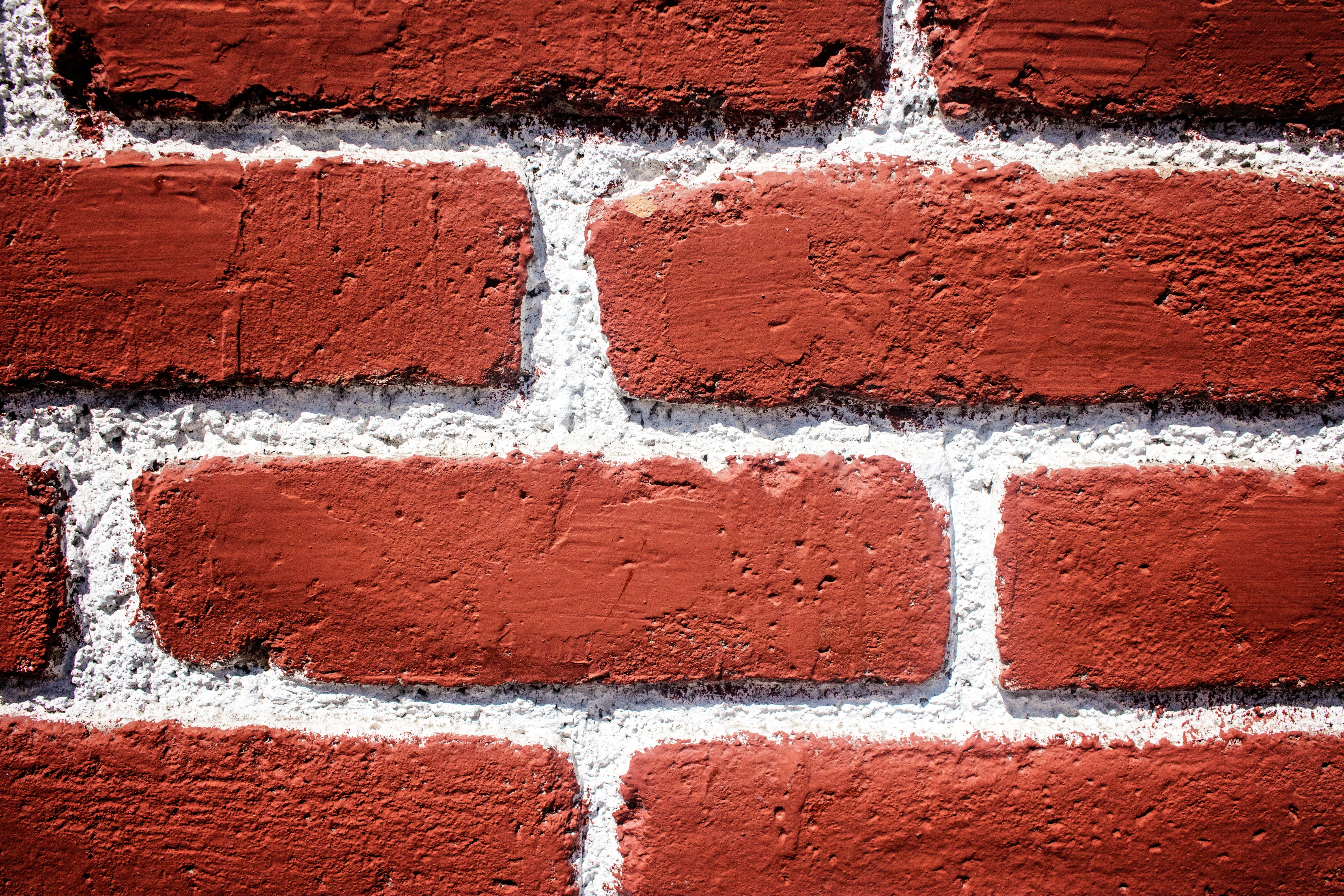 Free photo Red brick wall in close-up