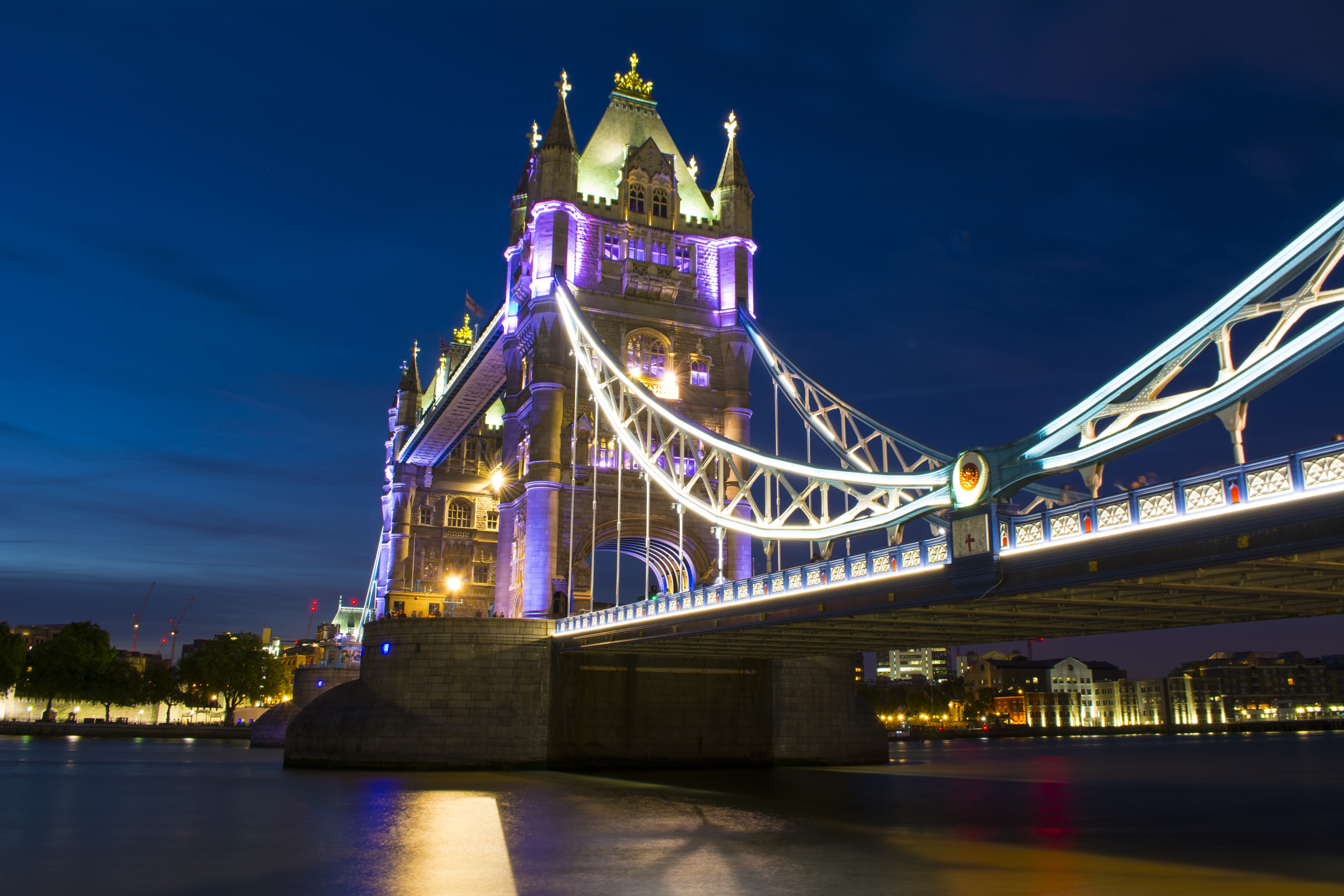 Free photo Night Bridge in London