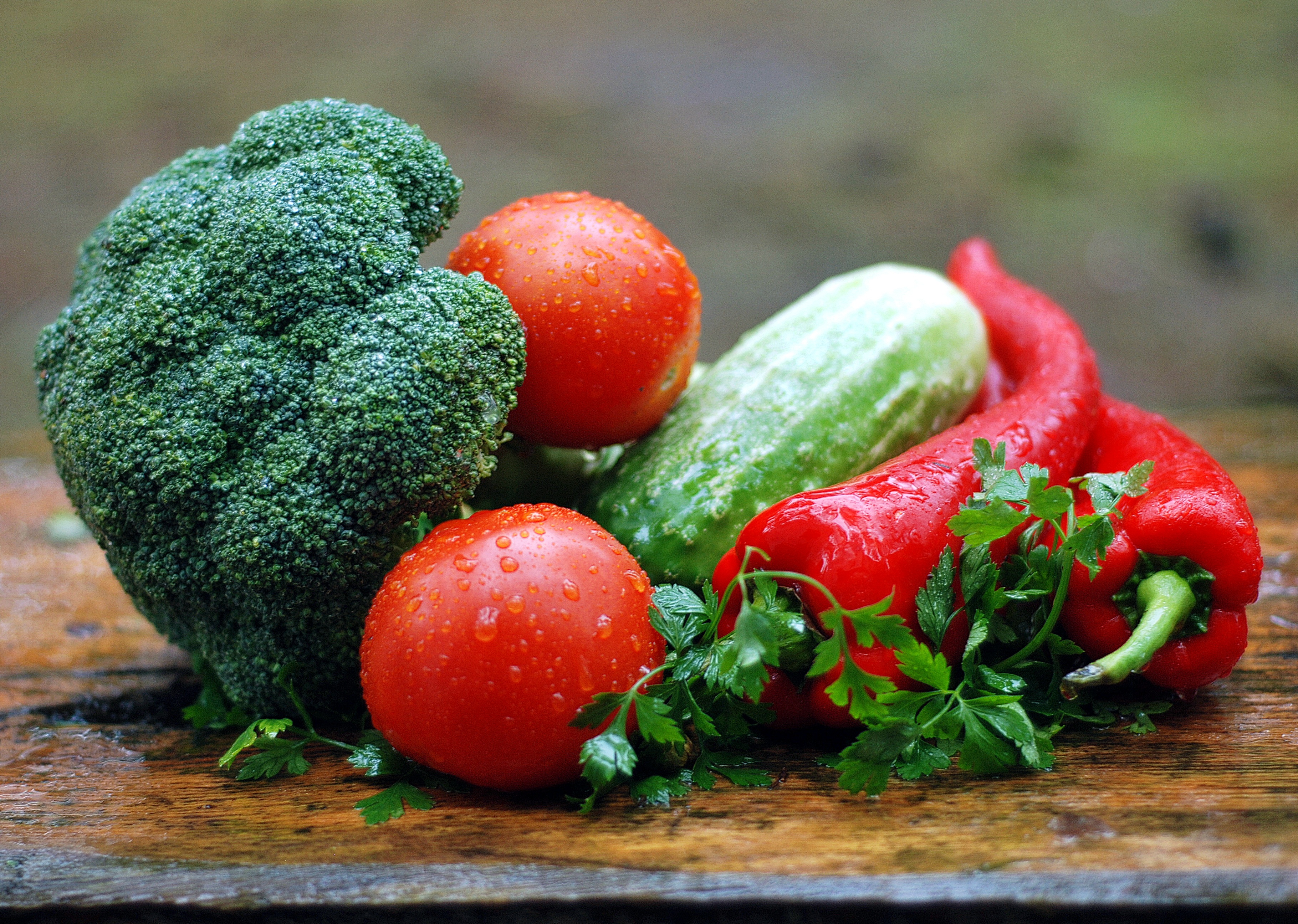 西红柿和黄瓜的健康膳食