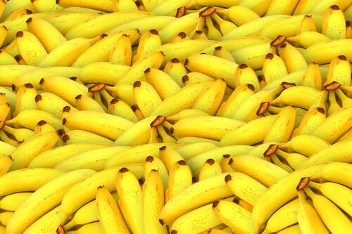 A background of ripe bananas