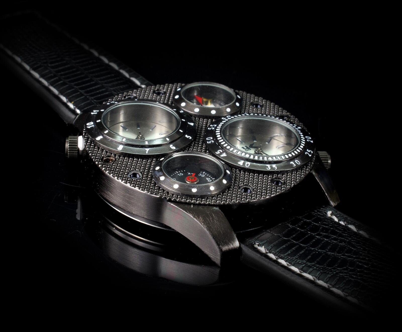 Free photo Unusual mechanical watches