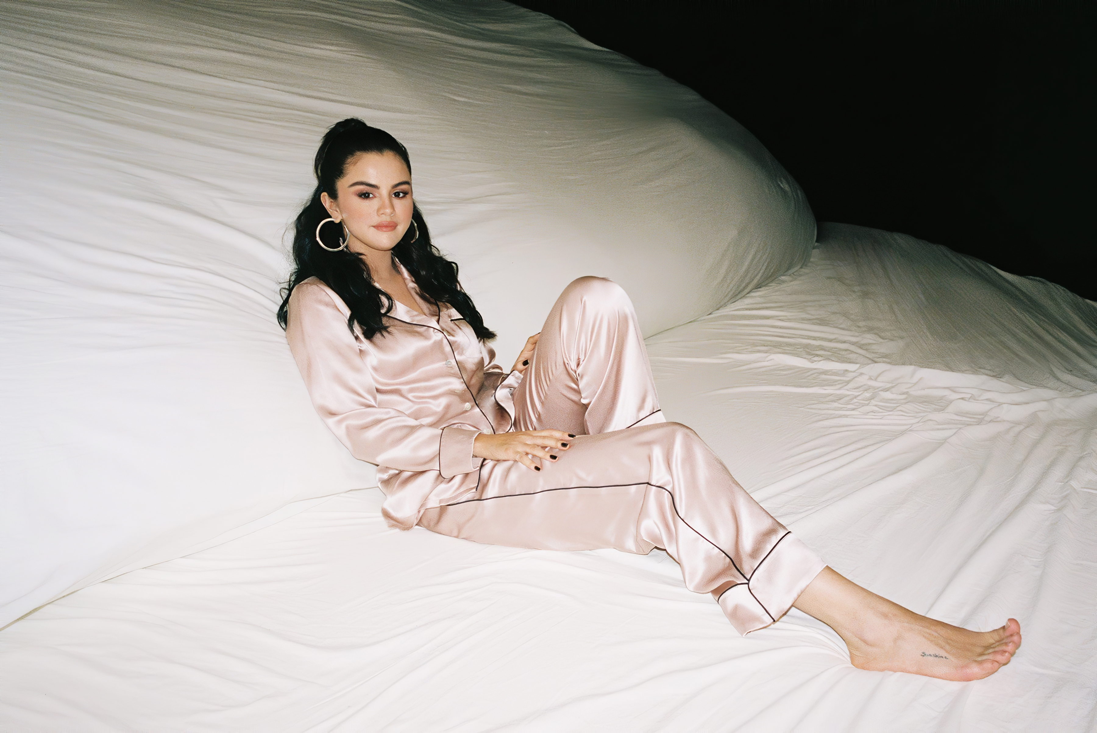 Wallpapers Selena Gomez beds white lingerie on the desktop