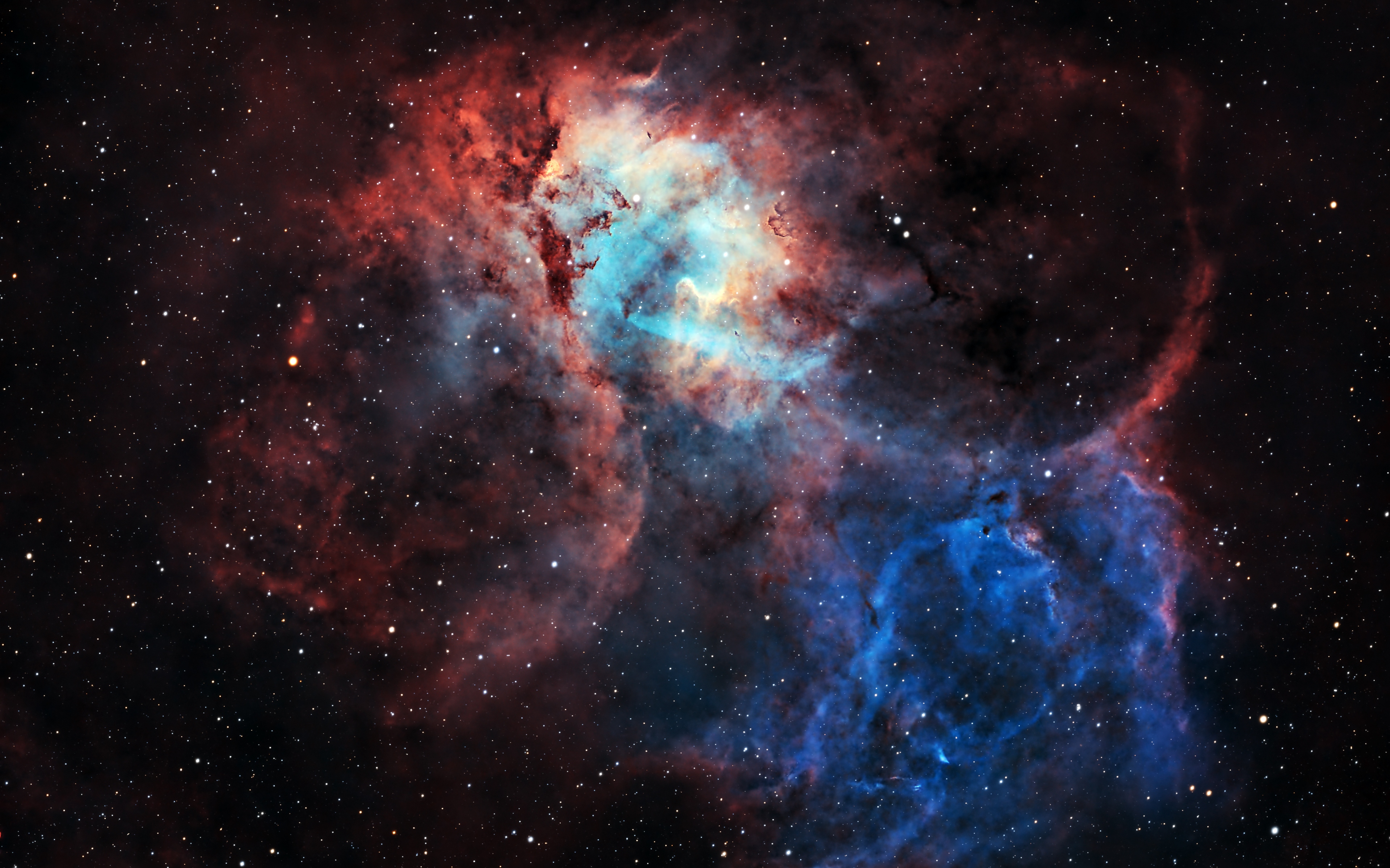 Космическая галактика красно-синего цвета