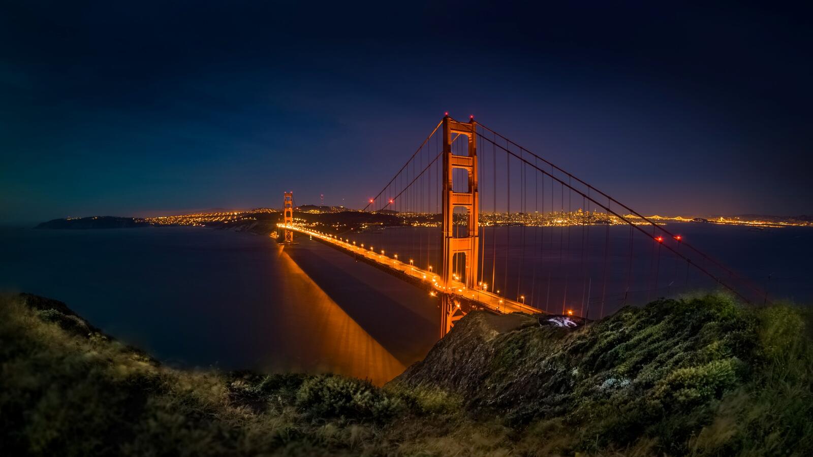 Бесплатное фото Мост Золотые Ворота в ночи