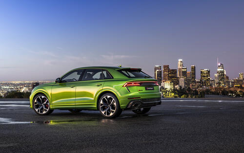 Bright green Audi Rs Q8.