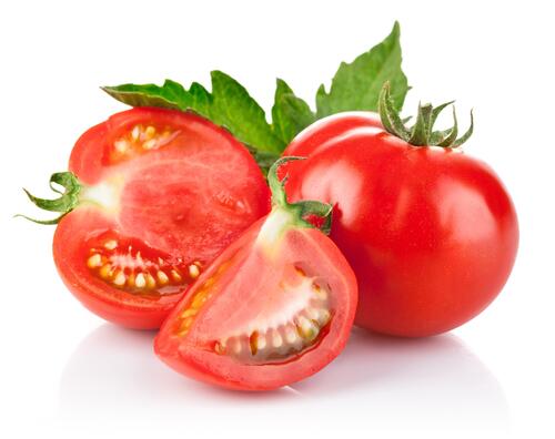 Красный помидор в разрезе
