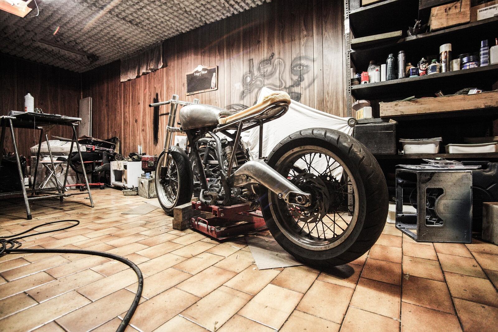 Wallpapers garage bike motorcycle on the desktop