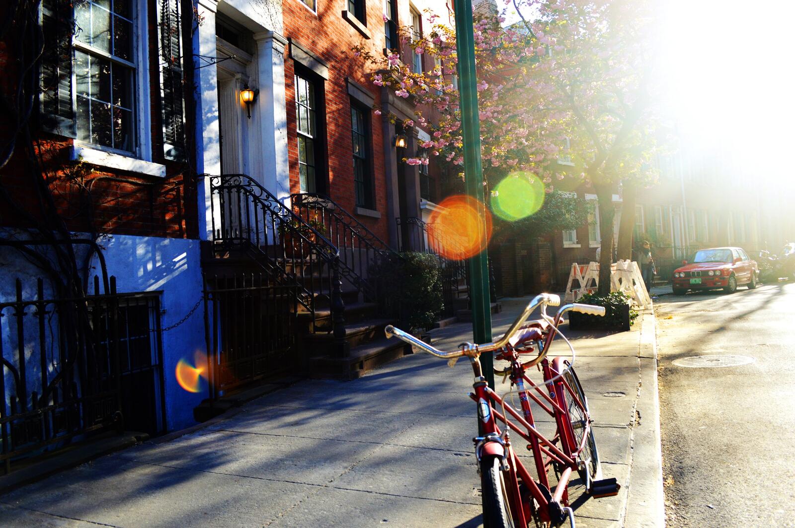 Бесплатное фото Солнечная улица в нью-йорке