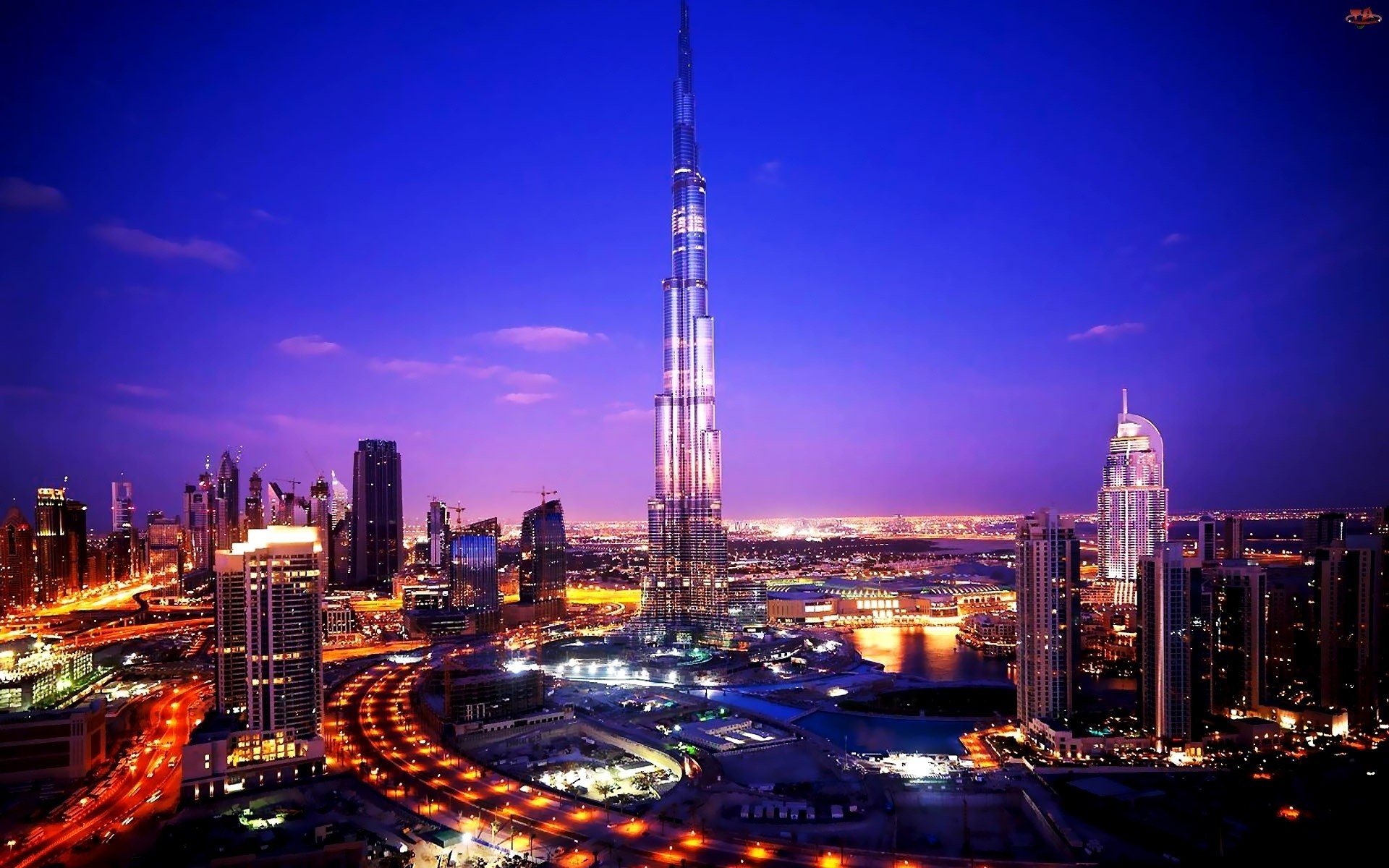 Фото город, городской пейзаж, ночь, горизонт, небоскреб, вечер, башня, объединённые арабские эмираты, Дубай, сумрак, метрополис, Бурдж-Халифа, центр города, ориентир, городская область - бесплатные картинки на Fonwall
