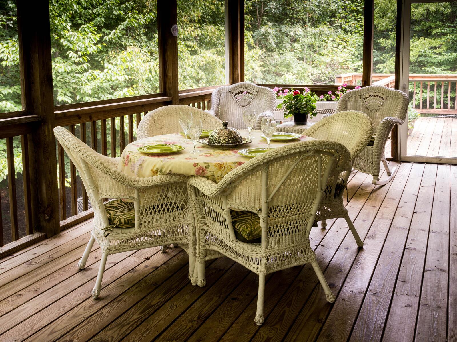 Free photo Summer kitchen on a wooden veranda