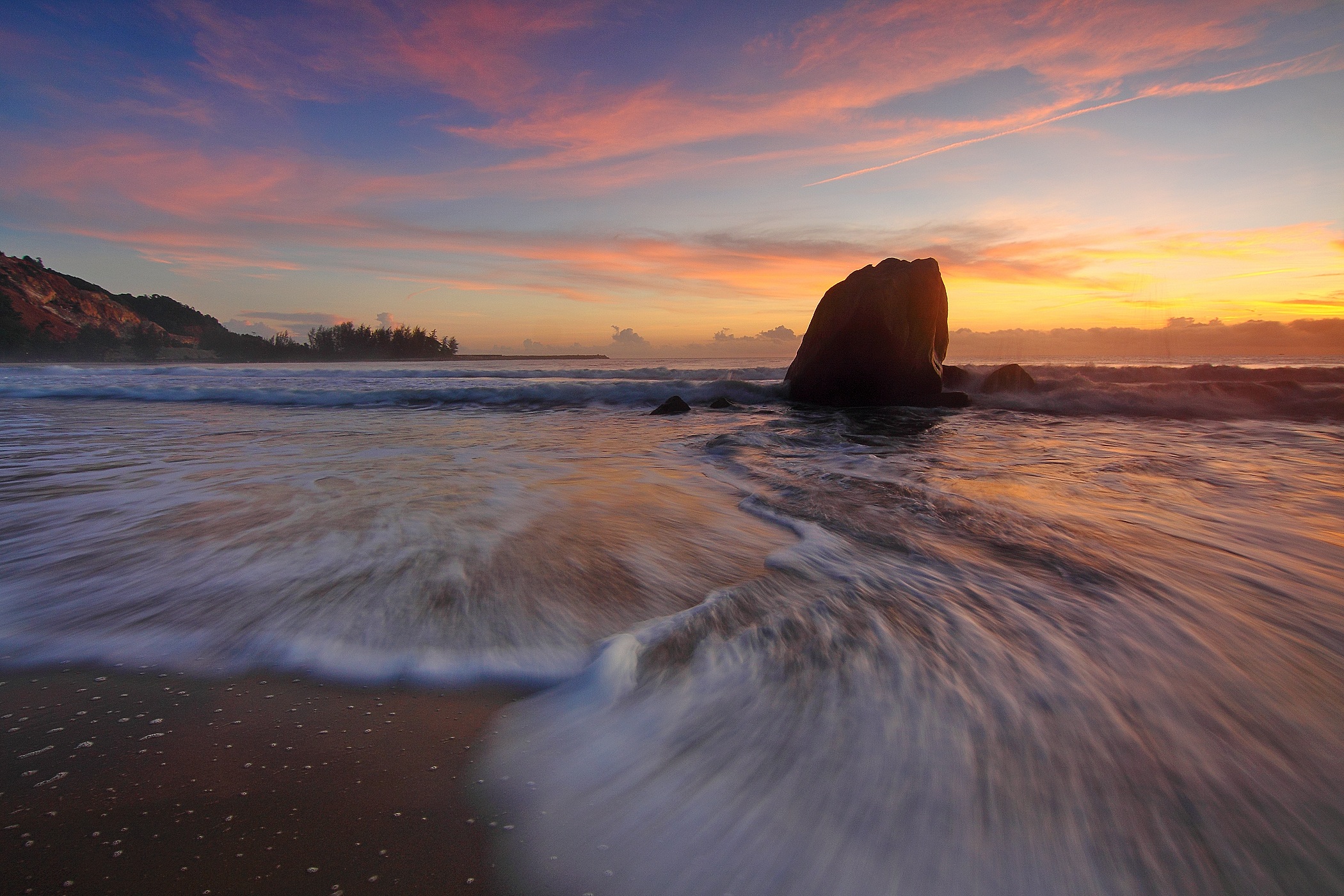 免费照片夕阳下碧波荡漾的大海