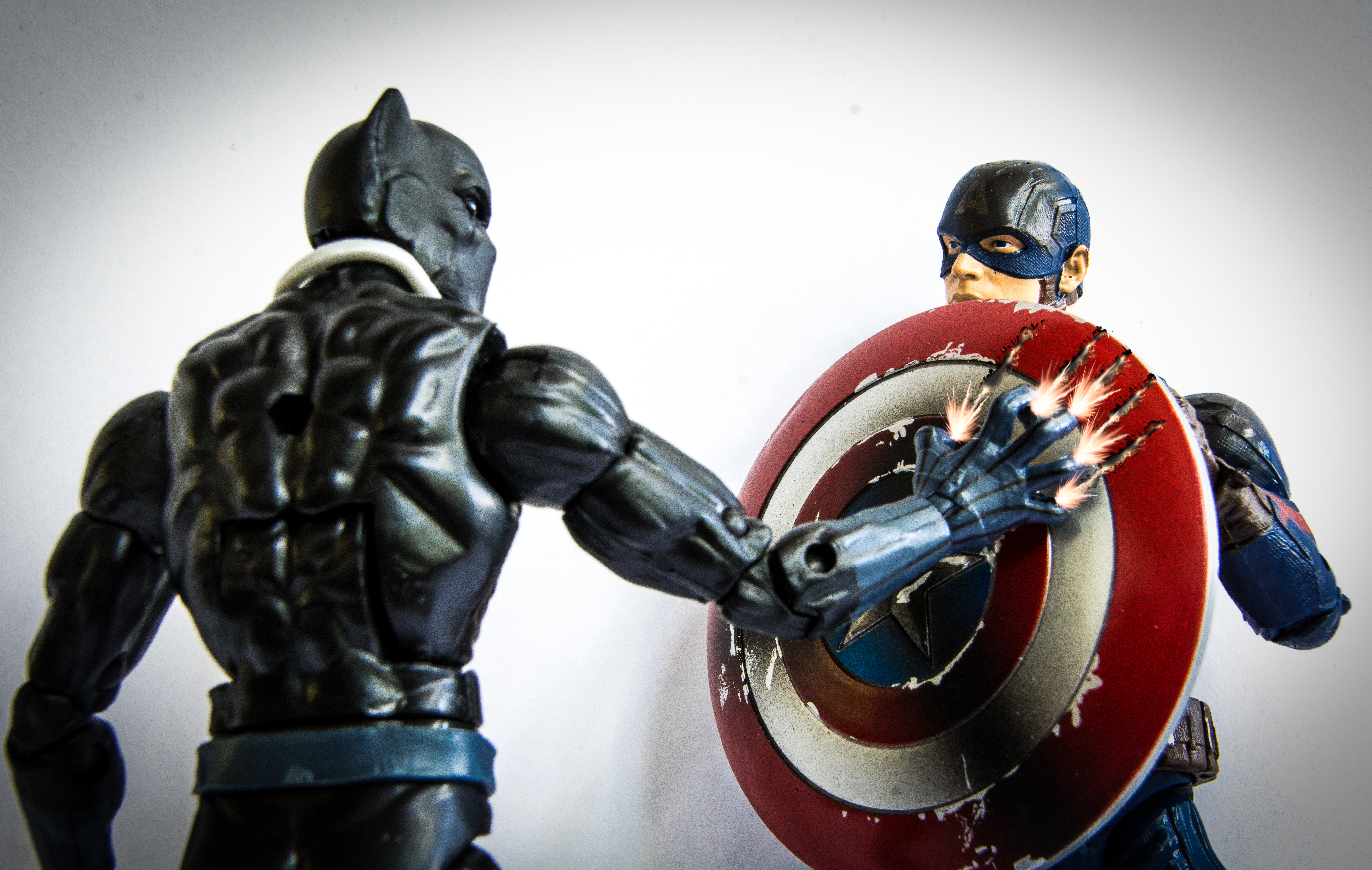 Free photo Black Panther and Captain America