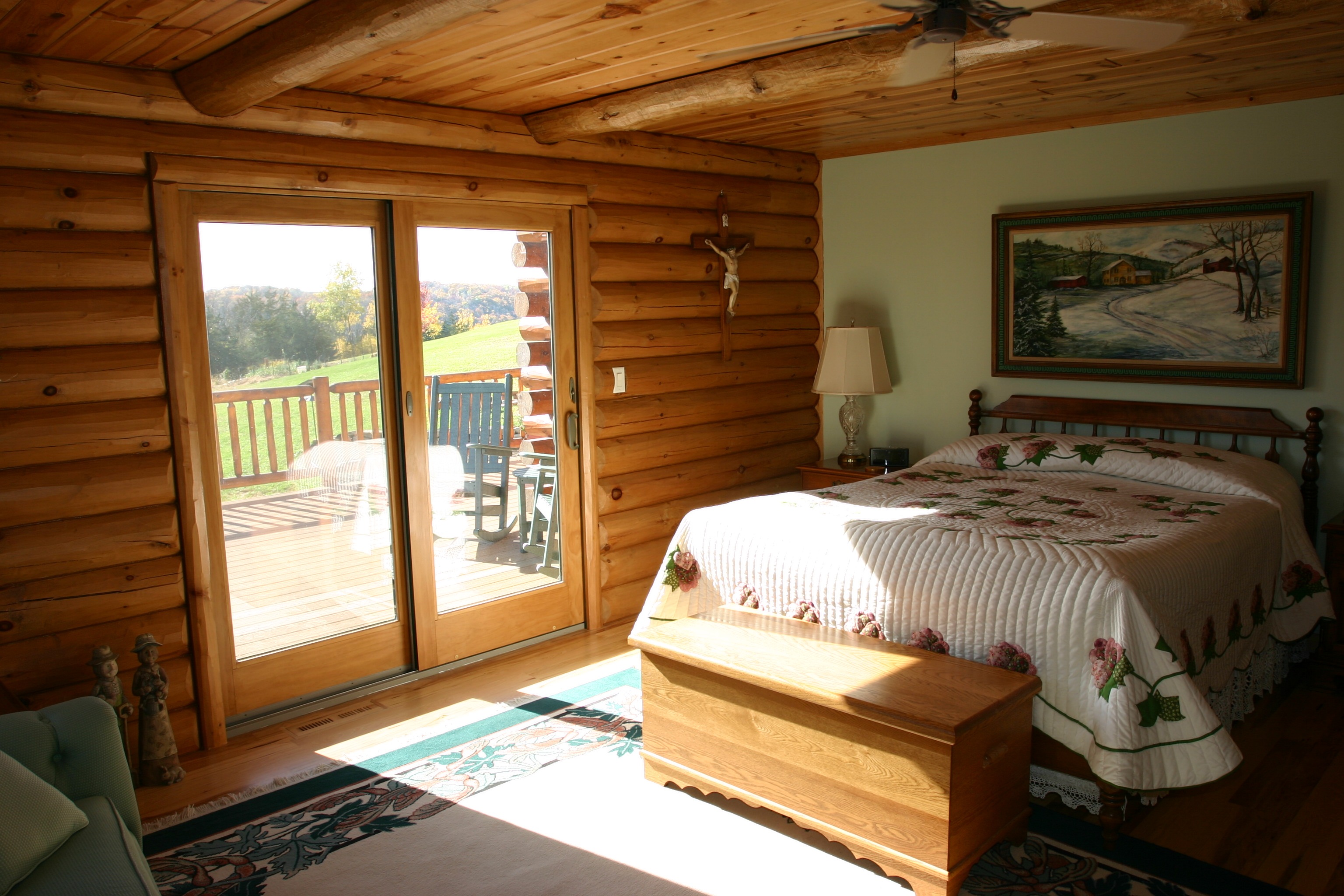 Free photo Interior of a cottage with a sleeping room