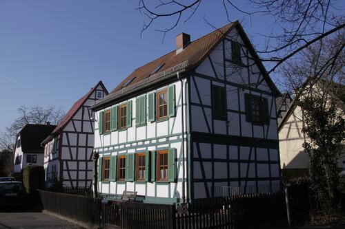 Двухэтажный сельский дом