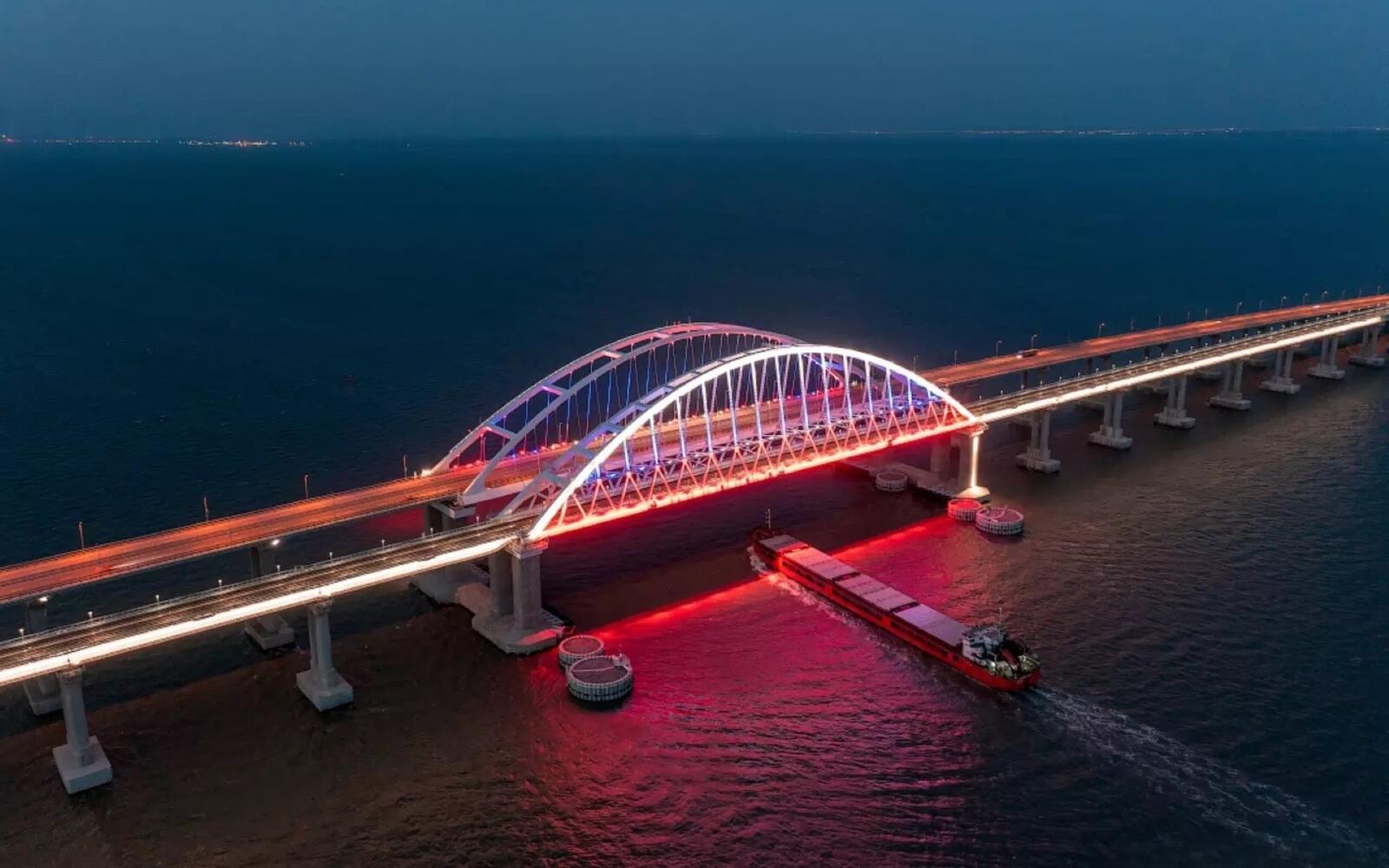 Бесплатное фото Крымский мост через Керченский пролив