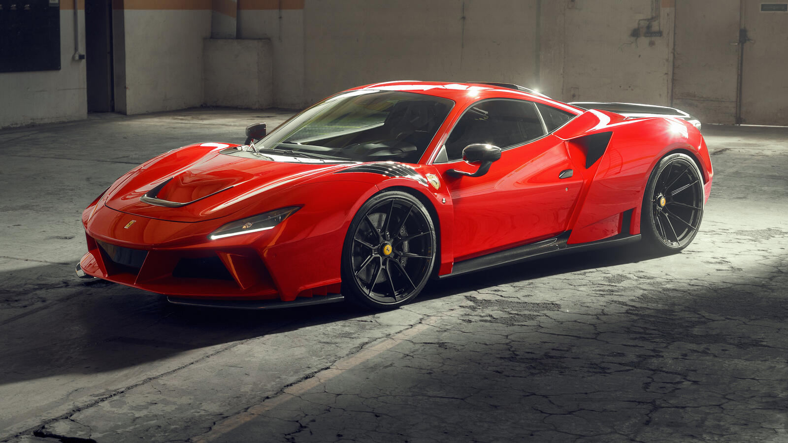 Бесплатное фото Красная Ferrari F8 Tributo N-Largo 2021 года на черных дисках
