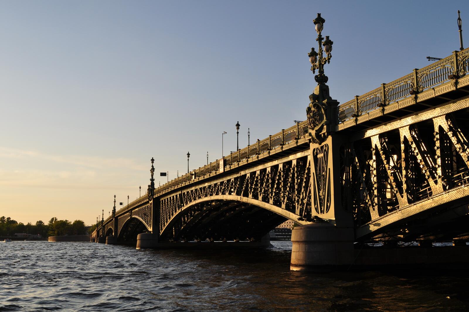Free photo An ancient bridge in St. Petersburg