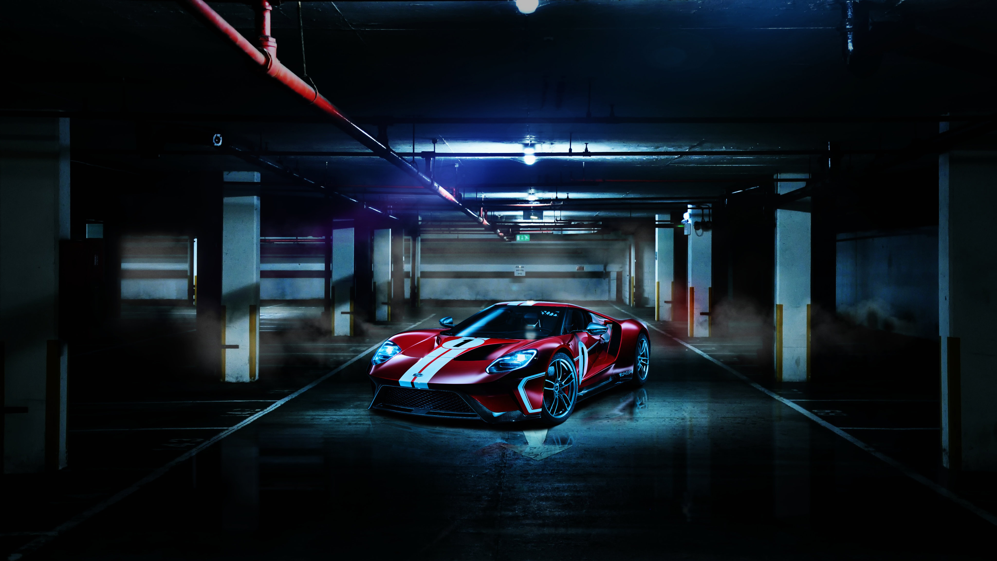 免费照片在地下停车场的红色白色条纹的福特GT40汽车